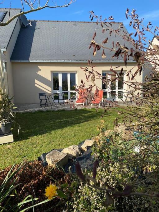 Dans Une Maison Familiale Avec Jardin A 800M De La Plage Bréville-sur-Mer Exterior foto