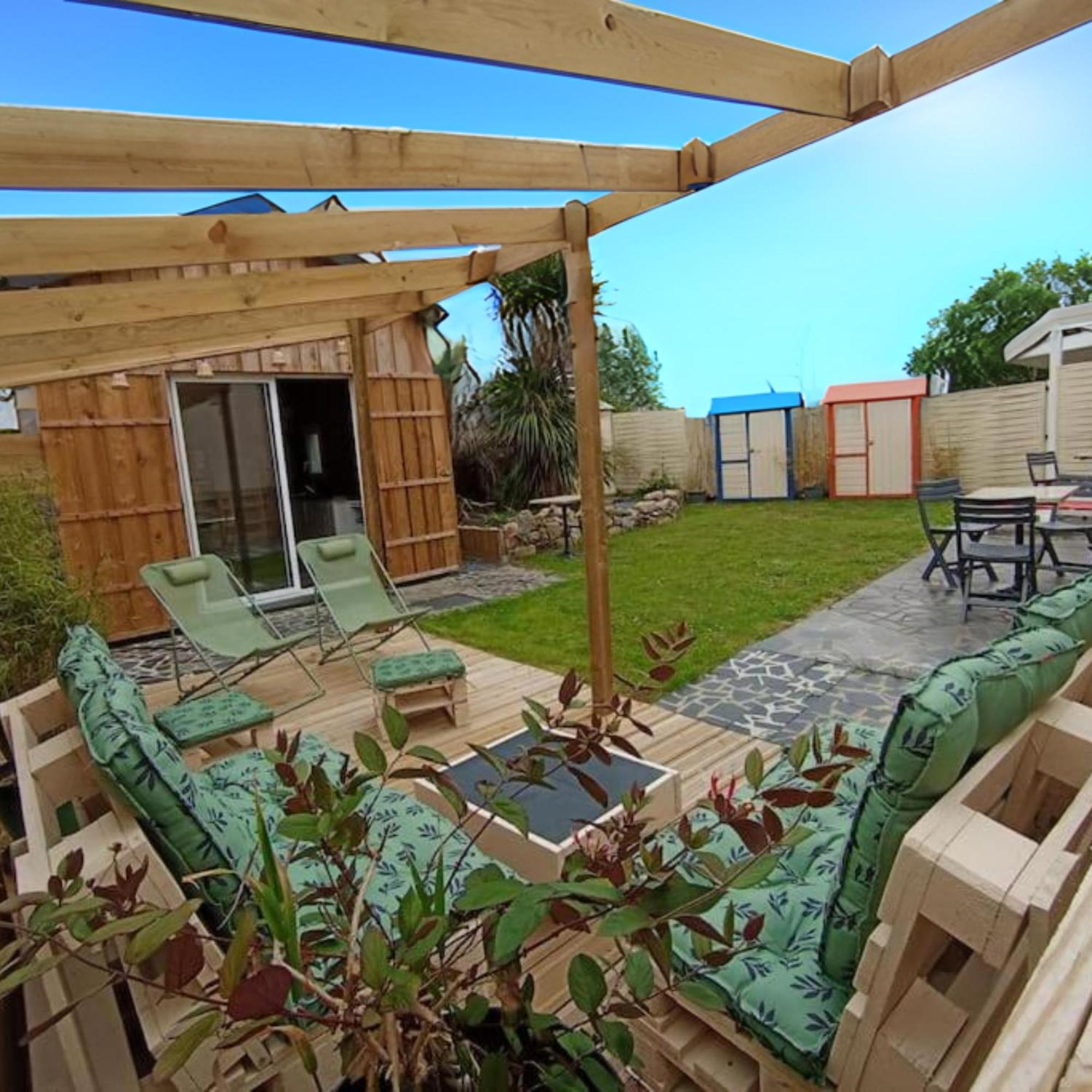 Dans Une Maison Familiale Avec Jardin A 800M De La Plage Bréville-sur-Mer Exterior foto